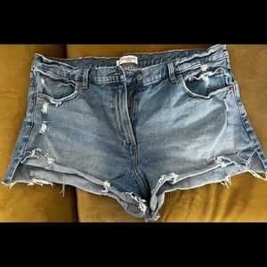 Abercrombie Mom shorts